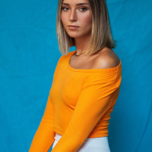 fotografía estudio camiseta naranja